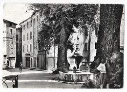 CPSM 83 - Cotignac - Place De L'hotel De Ville - Fontaine - Cotignac