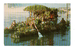 Polynesie Française: Tahiti, Pirogue Fleurie Presentee Par Raiatea Aux Fetes Du 14 Juillet 1967 (21-751) - Polynésie Française