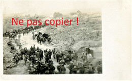 PHOTO ALLEMANDE - SOLDATS EN CANTONNEMENT A CROISILLES PRES DE CHERISY - ARRAS PAS DE CALAIS - GUERRE 1914 1918 - 1914-18