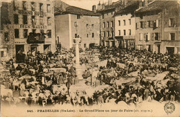 Pradelles * La Grand Place Un Jour De Foire Aux Boeufs * Marchands Marché * Grand Hôtel BRUN BAUBET * Café De Paris - Andere & Zonder Classificatie