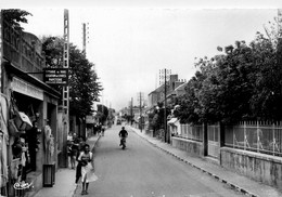 La Bernerie En Retz * La Rue Georges Clémenceau * Commerce Magasin Librairie Papeterie - La Bernerie-en-Retz