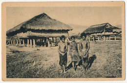 CPA - INDOCHINE - DALAT - Habitations Et Jeunes Filles Moïs - Viêt-Nam