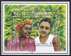 CF-YT-52 – MAYOTTE – BLOCKS – 2000 – WOMEN OF MAYOTTE - Y&T # 3 MNH 6 € - Blocs-feuillets