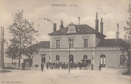 45 :  Pithiviers : La Gare    ///  Ref.  Jan.  22  ///  N° 18.372 - Pithiviers