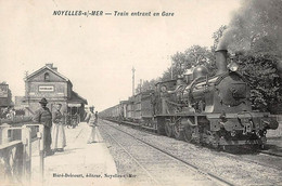 DEPT 80 NOYELLES SUR MER TRAIN ENTRANT EN GARE TRES  BELLE  ANIMATION 9X14 REIMPRESSION DE CARTES ANCIENNES - Noyelles-sur-Mer