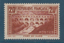 N° 262 PONT DU GARD VARIETE CADRE DU HAUT GRANDE CASSURE * - Unused Stamps