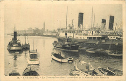 CHERBOURG - Les Transbordeurs Dans L'avant Port Et La Nouvelle Gare Maritime, Remorqueurs. - Tugboats