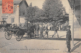 CPA 02 SOISSONS MANOEUVRES DE 1906 UN GROUPE D'OFFICIERS ETRANGERS - Soissons