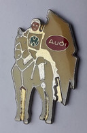 AN250 Pin's AUDI VOLKSWAGEN VW Chevalier Cheval Horse Achat Immédiat - Audi