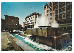 14191 - BUSTO ARSIZIO VARESE PIAZZA GARIBALDI FONTANA DEL CENTENARIO 1981 Auto Car - Busto Arsizio