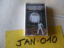 SATURDAY NIGHT FEVER K7 AUDIO EMBALLE D'ORIGINE JAMAIS SERVIE... VOIR PHOTO... (JAN 010) - Cassettes Audio
