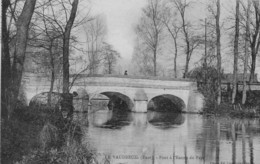LE VAUDREUIL - Pont à L'Entrée Du Pays - Le Vaudreuil