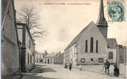 27 MARCILLY-sur-EURE - La Grande Rue Et L'église - Marcilly-sur-Eure