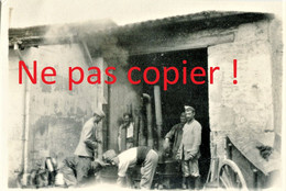 PHOTO FRANCAISE - POILUS A LA CUISINE DE ANCERVILLE PRES DE SAINT DIZIER MEUSE - GUERRE 1914-1918 - 1914-18
