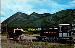 Canada Yukon Carcross Transportation Old & New "Dutchess" Locomotive And Stagecoach - Yukon