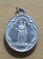 Médaille De Ste Hélène Et Sainte Tunique Au Revers Datée 1933 - Religion & Esotérisme
