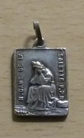 Médaille De Notre-Dame De La Salette - Religion & Esotérisme