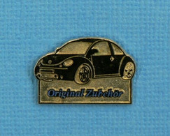 1 PIN'S //  ** VOLKSWAGEN / NEW BEETLE / ORIGINAL ZUBEHOR ** . (A.I.D.A. Witten Germany) - Volkswagen