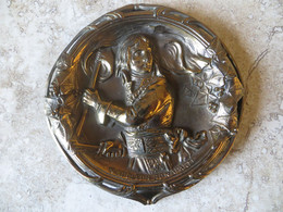 Coupelle Souvenir Finement Sculptée En Relief ( Mate Et Brillant En Mixte )  Bronze Ou Alliage NAPOLEON BONAPARTE - Bronzes