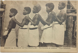 Océanie - Salomon - Mission Des Salomon Septentrionales - Une Brochette De Cuisiniers - Type Mélanésien - Carte Postale - Solomon Islands