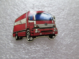 PIN'S    CAMION TRUCK  MERCEDES BENZ - Mercedes