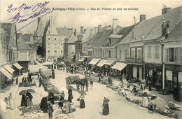 Aubigny Ville * La Rue Du Prieuré Un Jour De Marché * Marchands Foire * Pharmacie Centrale - Aubigny Sur Nere