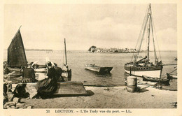 Loctudy * Ile Tudy Vue Du Port * Femmes Coiffe Costume Bateau De Pêche - Loctudy