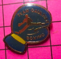 613F Pin's Pins / Beau Et Rare / THEME : SPORTS / BOXE TEAM GAULTIER BOXING - Boxing