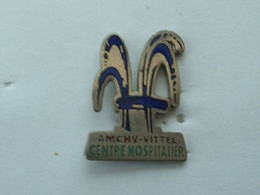 Pin's AMCHV - VICHY - CENTRE HOSPITALIER - Médical