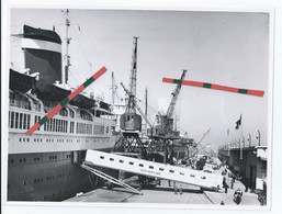 Paquebots "AMERICA" Et "ILE De FRANCE" Quai Johannes Couvert Le Havre En Août 1950 - Barche