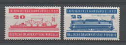 (331) DDR 1957 : Sc# 323-324 FREIGHTER ELECTRIC LOCOMOTIVE - MH - Nuovi