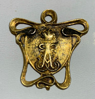 Petite Médaille. Pendentif Commémoratif. Art Nouveau. Le Prince Albert Et La Princesse Elisabeth 7 Octobre 1900 - Royaux / De Noblesse