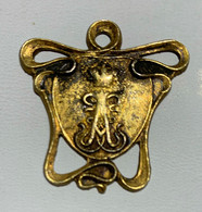 Petite Médaille. Pendentif Commémoratif. Art Nouveau. Le Prince Albert Et La Princesse Elisabeth 7 Octobre 1900 - Royal / Of Nobility