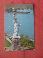 > Statue Of Liberty  New York > New York City     ref  5410 - Statue Of Liberty