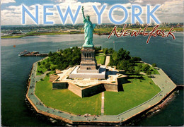 (3 E 35) USA - 12 X 17 Cm - Statue Of Liberty In New York City (posted To Australia) - Statue Of Liberty