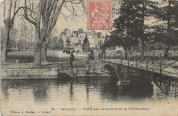 CPA  Annecy. Le Pont Des Amours Et La Préfecture  - Animée  -   Rare  -   Bon état  - 27w - Annecy