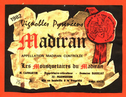 étiquette De Vin De Bordeaux Madiran 1982 Les Mousquetaires Du Madiran Barrejat à Maumusson - 75 Cl - Madiran