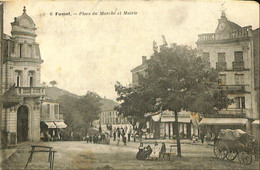 037 439 - CPA - France (47) Lot Et Garonne - Fumel - Place Du Marché Et Mairie - Fumel