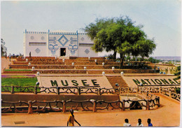 Carte Postale : NIGER : NIAMEY : Musée National, Pavillon Du Costume Nigérien - Niger