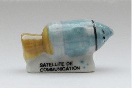 Fève Satellite De Communication - L' Astronomie Depuis Galilée - 2010 - Historia