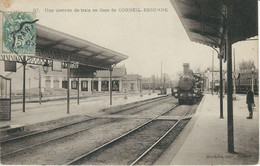 ESSONNE : Corbeil-Essonnes, Une Arrivée De Train En Gare - Corbeil Essonnes