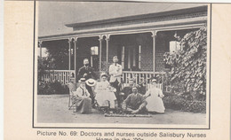 A6365) Doctors And Nurses Outside SALISBURG Nurses - Home In The 90s - OLD ! - Salisbury