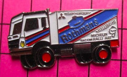 1615b Pin's Pins / Beau Et Rare / THEME : AUTOMOBILES / CAMION DE RALLYE PARIS DAKAR MITSUBISHI ROTHMANS - Rallye