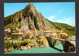 SISTERON (04 A-de-Hte-P.) Face à La Ville, Au Pied Du Rocher De La Baume, Coule La Durance(Editions Yvon N°E.K.B.1531 N) - Sisteron