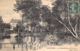 Triguières          45      La Passerelle Derrière Le Moulin         (voir Scan) - Andere & Zonder Classificatie