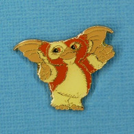 1 PIN'S //  ** GIZMO / MOGWAÏ DANS LE FILM GREMLINS ** . (Démons & Merveilles) - Cinéma