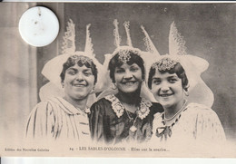 85 - Très Belle Carte Postale Ancienne Des  SABLES D'OLONNE  Les Sablaises  Elles Ont Le Sourire - Sables D'Olonne