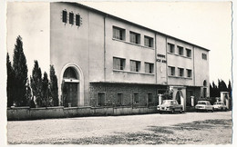 CPSM - LAMBESC (Bouches Du Rhône) - Groupe Scolaire - Lambesc