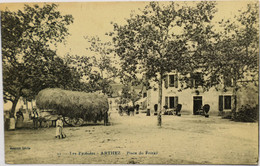 C. P. A. : 64 : ARTHEZ : Place Du Foirail, Attelage Charrette De Foin, Animé, En 1923 - Arthez De Bearn