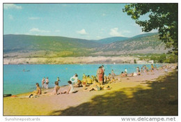 Canada Sunbathers At The Bathing Beach Penticton British Columbia - Penticton